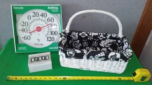 lot 112 image: Taylor display (new), Basket & frames.