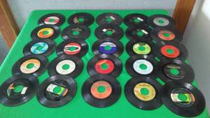 lot 128 image: 25-7 45 vinyl records Beatles, Rolling Stones, Monkees, Diana Ross & More.