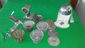 lot 129 image: Vintage Juicer & grinder Juice - O - Mat.