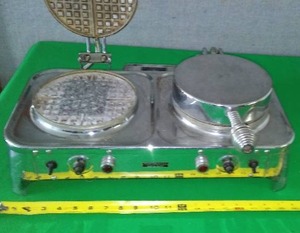 lot 138 image: Vintage Toastmaster Waffle maker - double  commercial quality