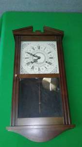 lot 165 image: pendulum clock