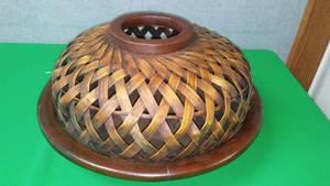 lot 177 image: Rattan & leather decor.