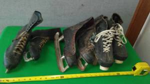 lot 206 image: 3 pair of vintage skates - ice & roller.