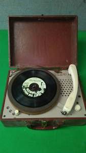 lot 31 image: All in One Record Player - circa 1960, Philco