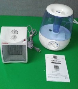 lot 269 image: Vicks Humidifier & Sunbeam heater