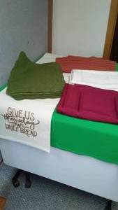 lot 271 image: table runner, placemats tablecloths