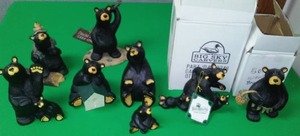 lot 273 image: 8  Bearfoots carvings by Big Sky Carvers