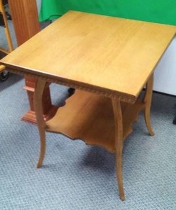 lot 285 image: Occasional End Table