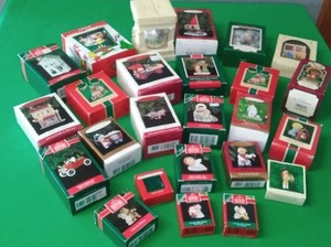 lot 290 image: Hallmark Christmas Ornaments - Huge Lot.