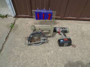 lot 112 image: Craftsman 19.2 volt circular saw & drill with one battery. As shown.