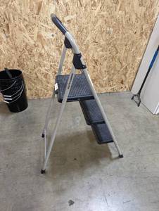 lot 113 image: Gorilla Ladders Step Ladder