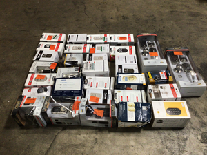lot 6 image: Mix Lot of Kwikset Lock Smiths - Customer Returns - Review all pictures