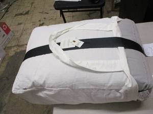 Hearth and Hand Twin Comforter...