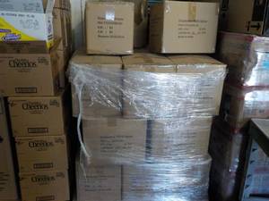 Pallet of Waterproof Disposable Apr...