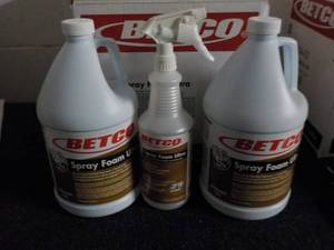 2 Gallon Jugs Betco Spray Foam Ultr...