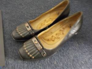 Size 9W Soft Brown Heels previousl...