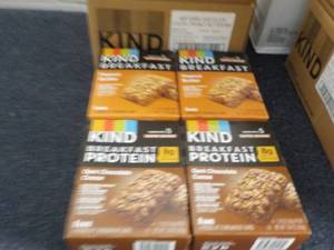 32 KIND Protein Bars best date 08...