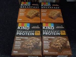32 KIND Protein Bars best date 08...