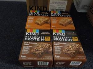32 KIND Protein Bars best date 08...