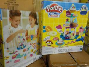 2 Play Doh Kitchen Creations...