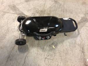 lot 14 image: Coleman electric grill Customer Returns See Pictures