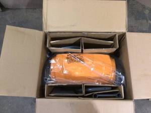 lot 32 image: Fiskars StaySharp 17 in. Manual Push Walk Behind Non-Electric Reel Mower Customer Returns See Pictures
