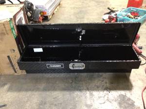 lot 38 image: Husky side mount toolbox Customer Returns See Pictures