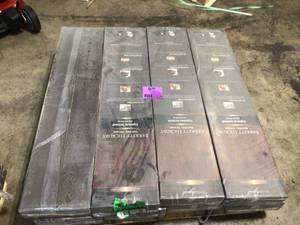 lot 44 image: HOMELEGEND Distressed Barrett Hickory 38 in.T x 3-12 in. 6-12 in. W Varying Length Click Lock Hardwood Floor (26.25 sq.ft.case) 8 cases Customer Returns See Pictures