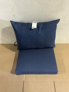 lot 45 image: Arden Selections 21 in. x 21 in. Sapphire Blue Leala Outdoor Dining Chair Cushion. See Pictures