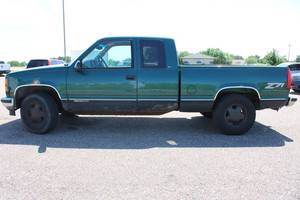 lot 13 image: 1998 GMC Sierra K1500 - 4X4