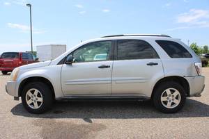 lot 30 image: 2005 Chevrolet Equinox LS