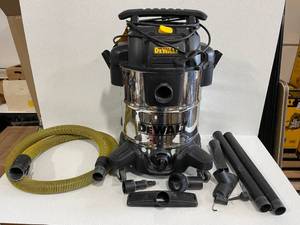 DeWalt 10 Gallon Shop Vac