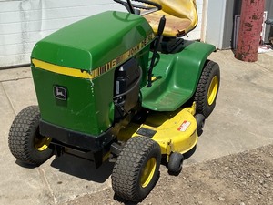 lot 7 image: John Deere 116 Hydro Lawn Tractor