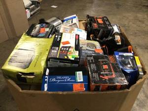 Gaylord of Misc Items Customer Returns See Pictures