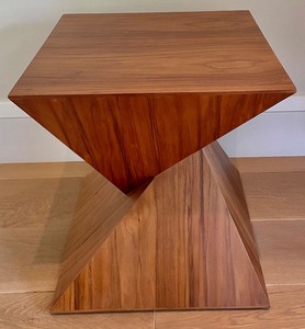 lot 7 image: Pyramid Mid Century Style Accent Table