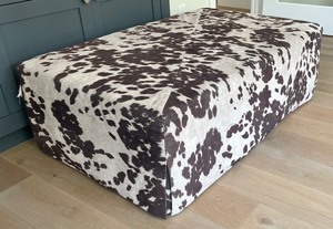 lot 14 image: Amazing Animal Print Ottoman