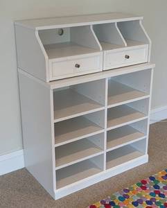 lot 35 image: White Storage Shelf