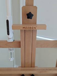 lot 39 image: MEEDEN Beachwood Art Easel