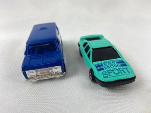 lot 137 image: Lot of Six 164 Hot Wheels & Friends - Blue & Green Mix & Match