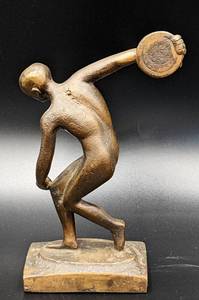 lot 31 image: Antique Bronze Discus Thrower Statue