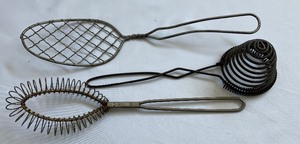 lot 154 image: Vintage Aluminum Kitchen Accessories