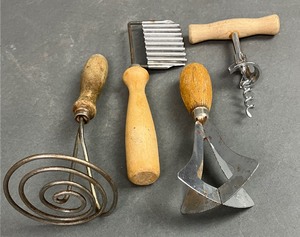 lot 149 image: Great Collection of Antique Wood Handled Kitchen Tools