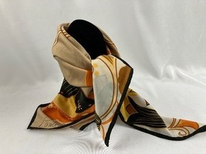 lot 49 image: Vintage Womens Blue Hat and Two Ponte Tresa Scarves