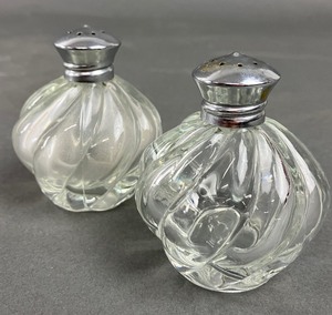 lot 45 image: Four Pairs of Vintage Glass Salt & Pepper Shakers - Various Shapes