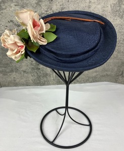 lot 126 image: Two Stylish Vintage Straw Hats