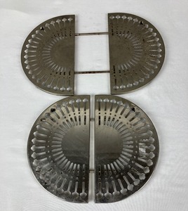 lot 66 image: Collection of Stainless Steel Kitchen Utensils & 2 Unique Expanding Trivets