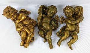 lot 187 image: Darling Cherubs Wall Hanging Plaques