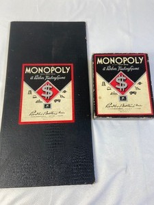 lot 211 image: Mid 1900s Vintage Monopoly Game - All Parts and Pieces Included