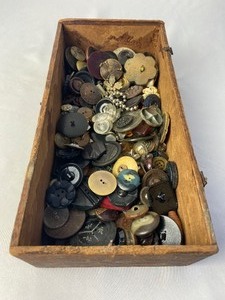 lot 200 image: Grandmas Button Box with Loads of Buttons and Vintage Box Included
