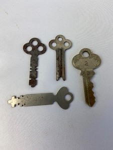 lot 225 image: Lot of Four Corbin & Arrow Keys